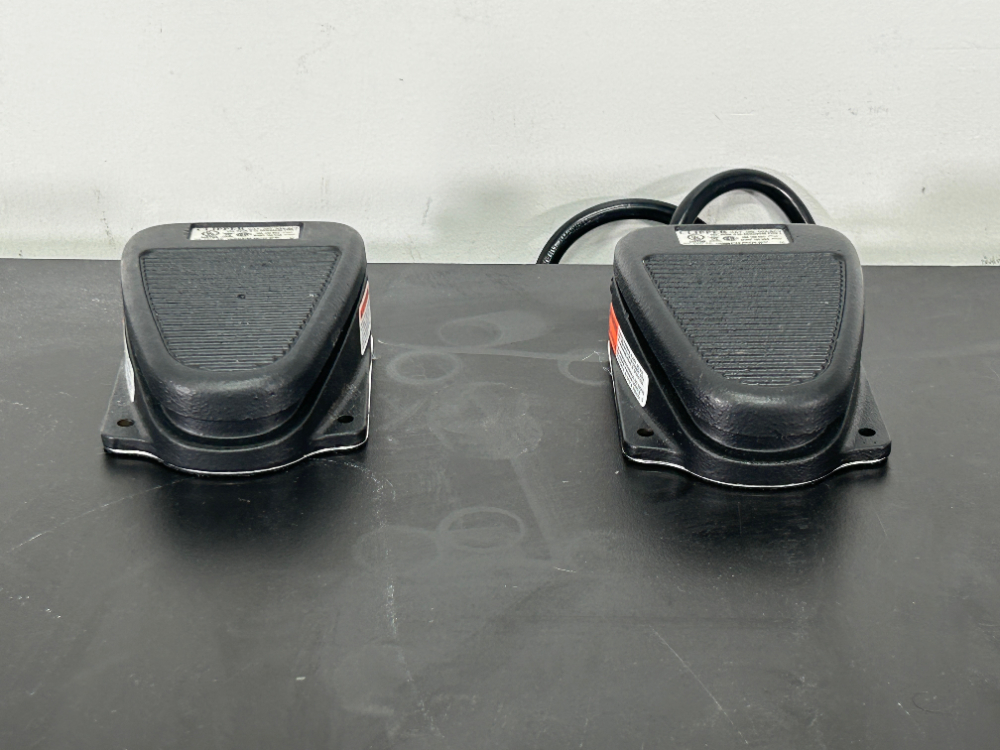 Image of Linemaster Clipper Series Single-Stage Electrical Foot Switches